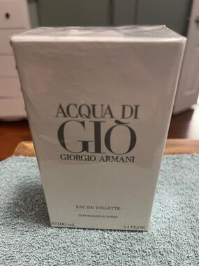 Giorgio Armani Acqua di Giò Box - White and Black Packaging